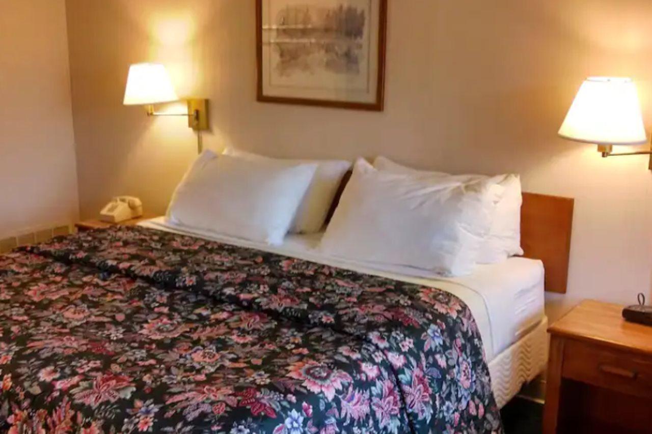 Americas Best Value Inn Marion Nc Exterior foto